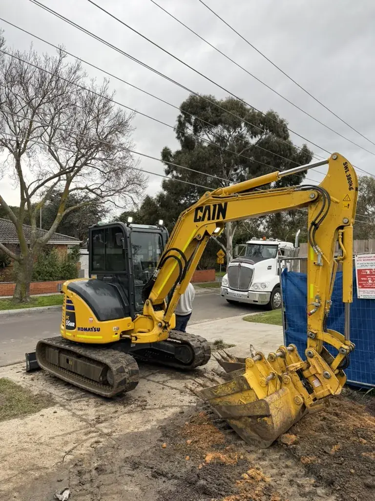 CEG 5.5 tonne excavator